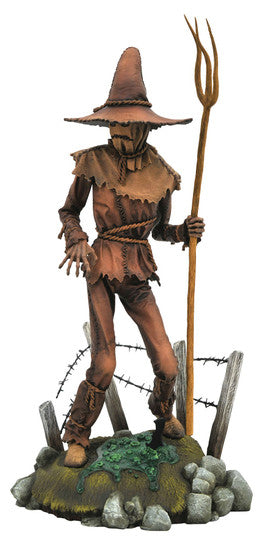 Diamond Select Toys DC Gallery: Scarecrow PVC Figure, Multicolor
