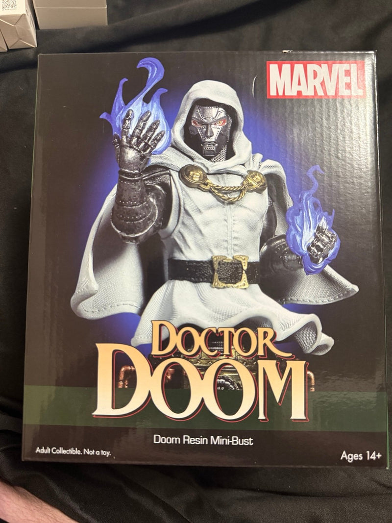 Diamond Select Marvel Doctor Doom White Armor 40th Anniversary Mini Bust